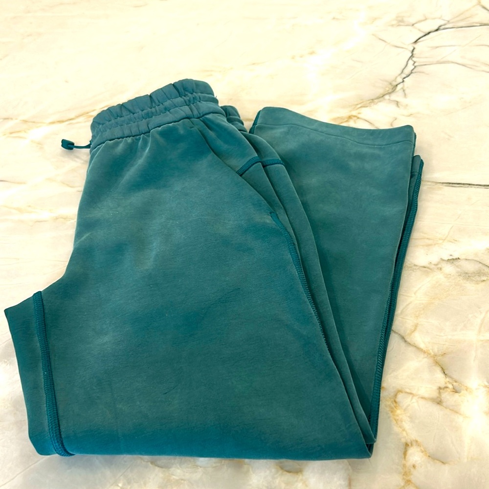 Lululemon Softstreme High Rise Crop Pants